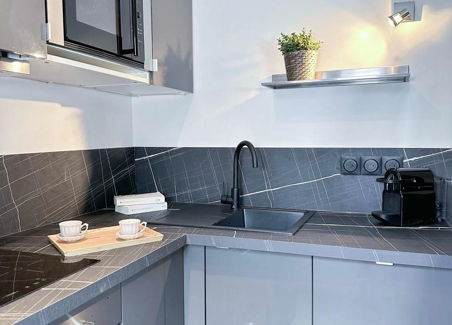 Champs - Elysees Finest Flat Paris Apartment