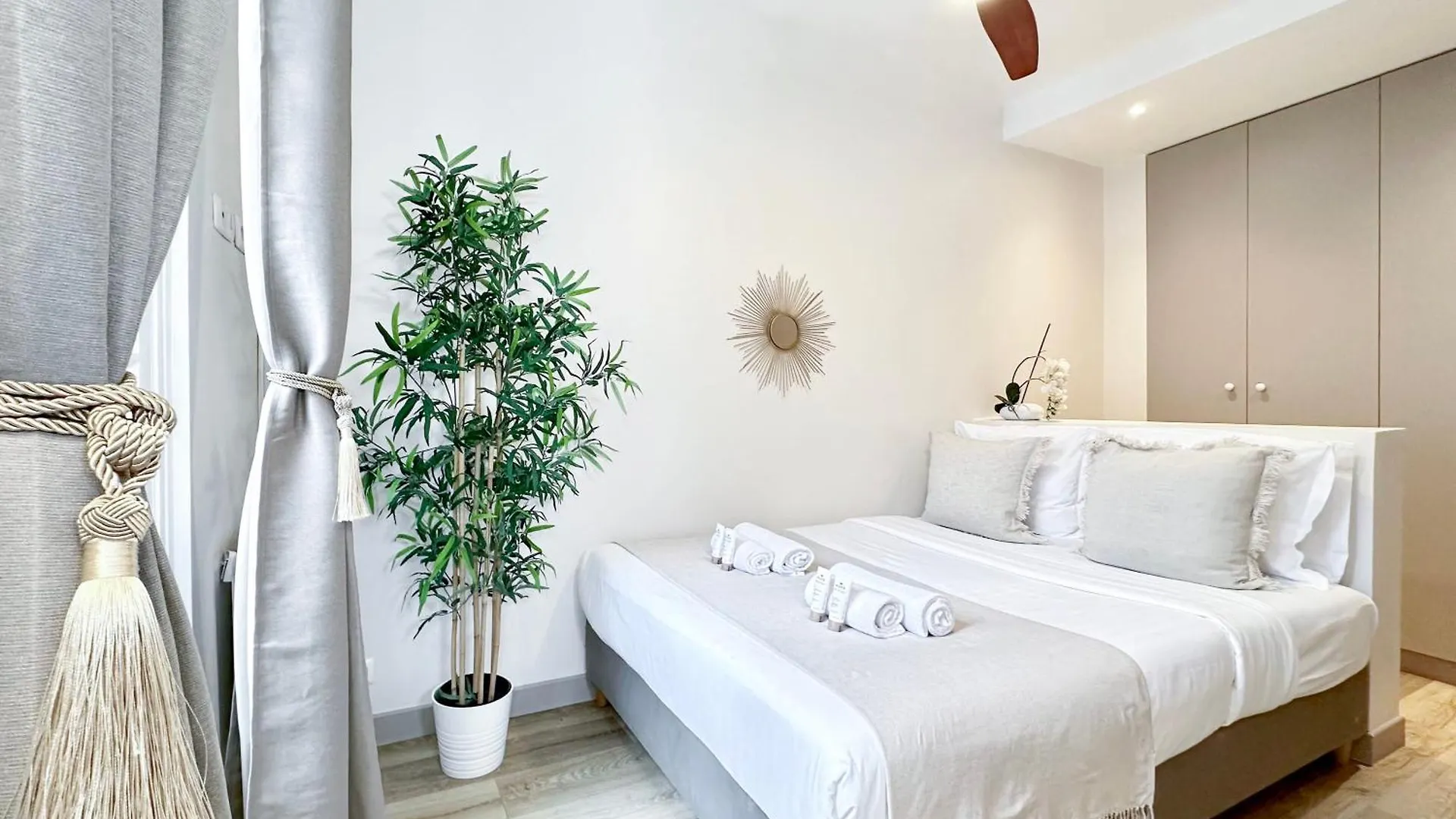 Apartment Champs - Elysees Finest Flat Paris France
